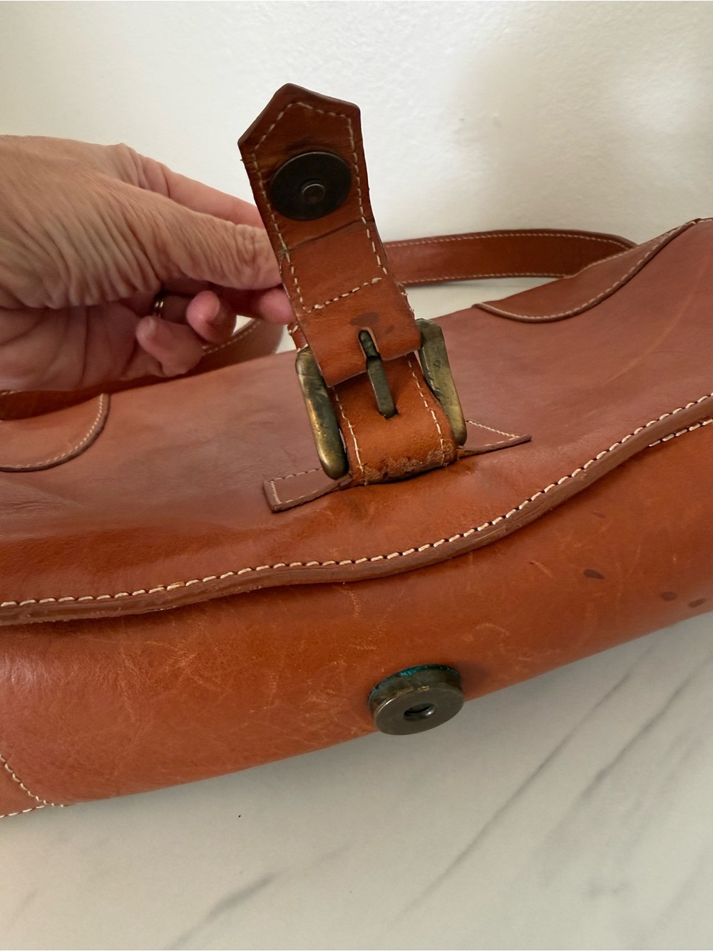 Classic Saddle-Style Brown Leather Crossbody Bag - Picture 6 of 15
